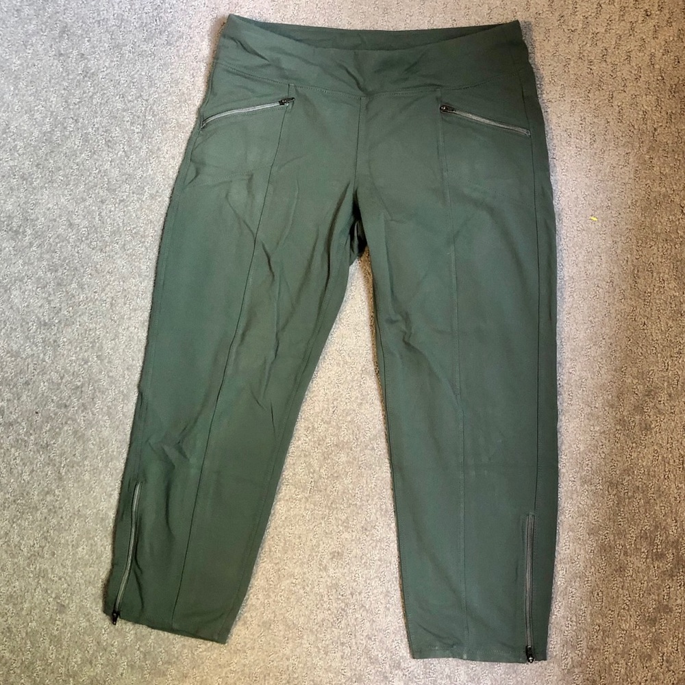 Athleta stretchy cropped pants